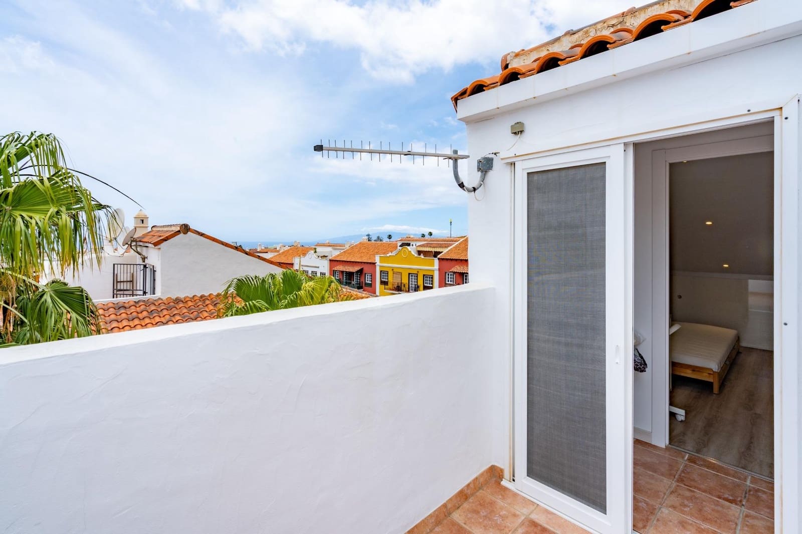 Adosado de 4 habitaciones en Adeje en venta - 589.000 € (Ref: 9833730)