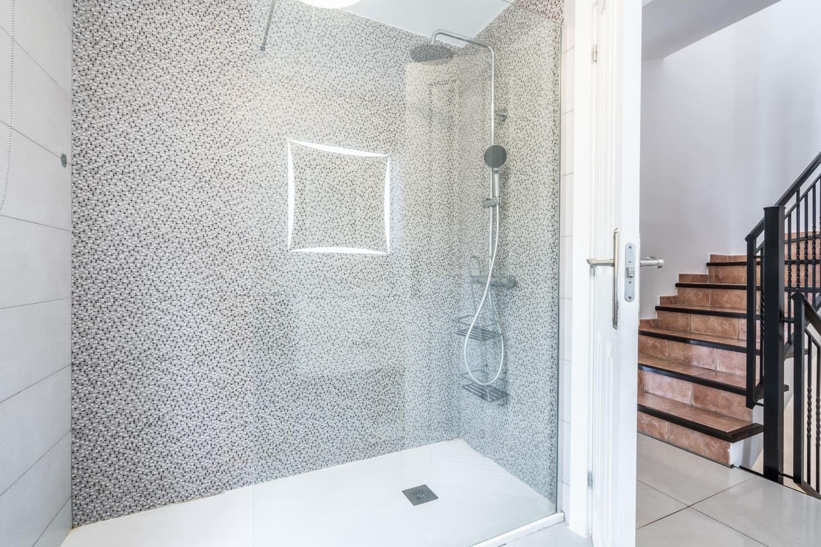 Adosado de 4 habitaciones en Adeje en venta - 589.000 € (Ref: 9833730)