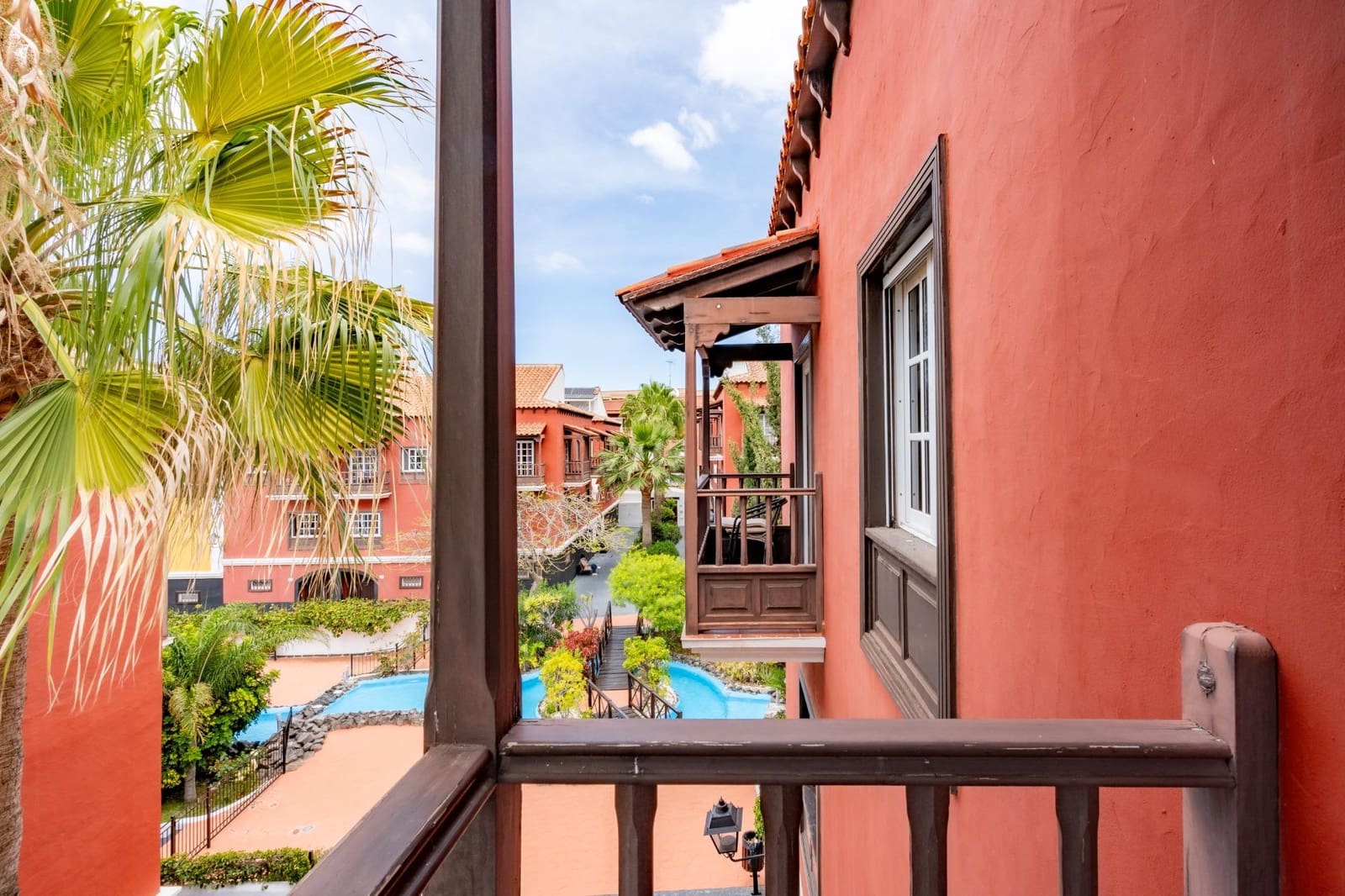 Adosado de 4 habitaciones en Adeje en venta - 589.000 € (Ref: 9833730)