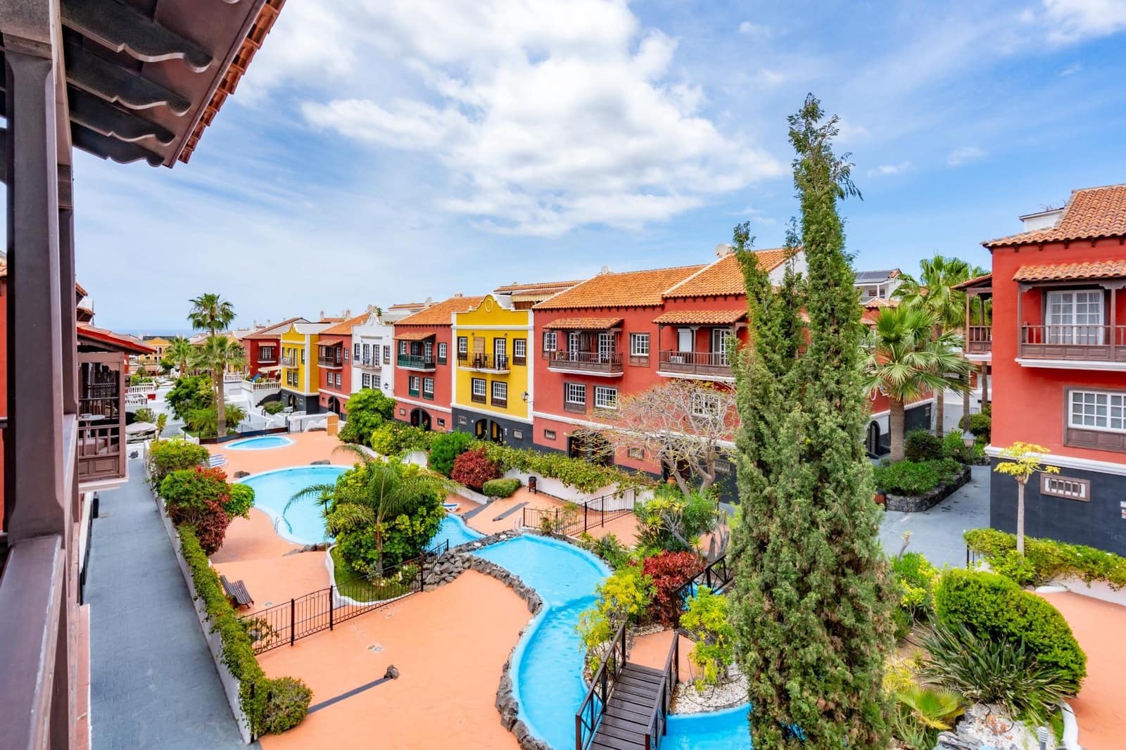 Adosado de 4 habitaciones en Adeje en venta - 589.000 € (Ref: 9833730)