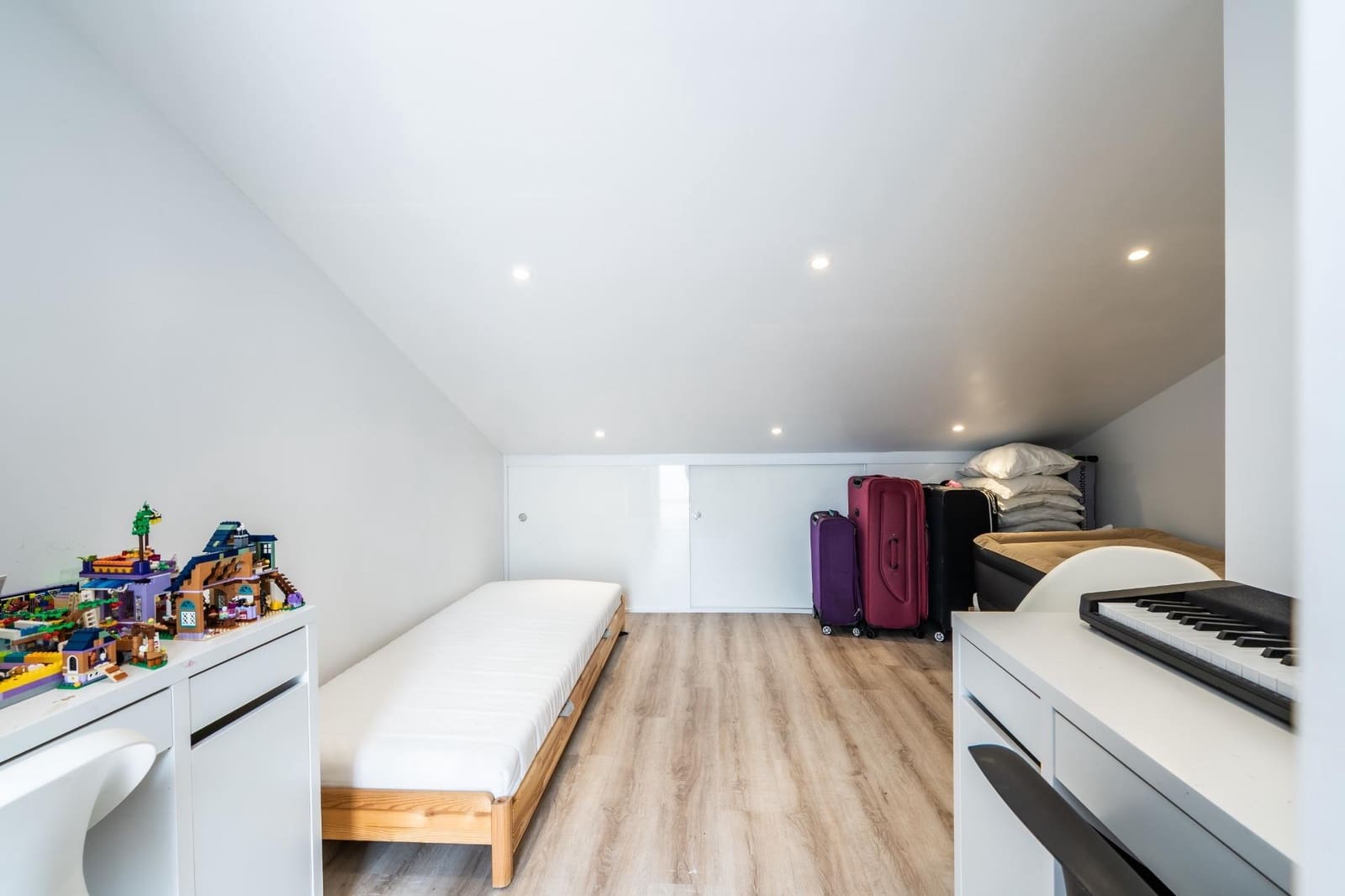 Adosado de 4 habitaciones en Adeje en venta - 589.000 € (Ref: 9833730)