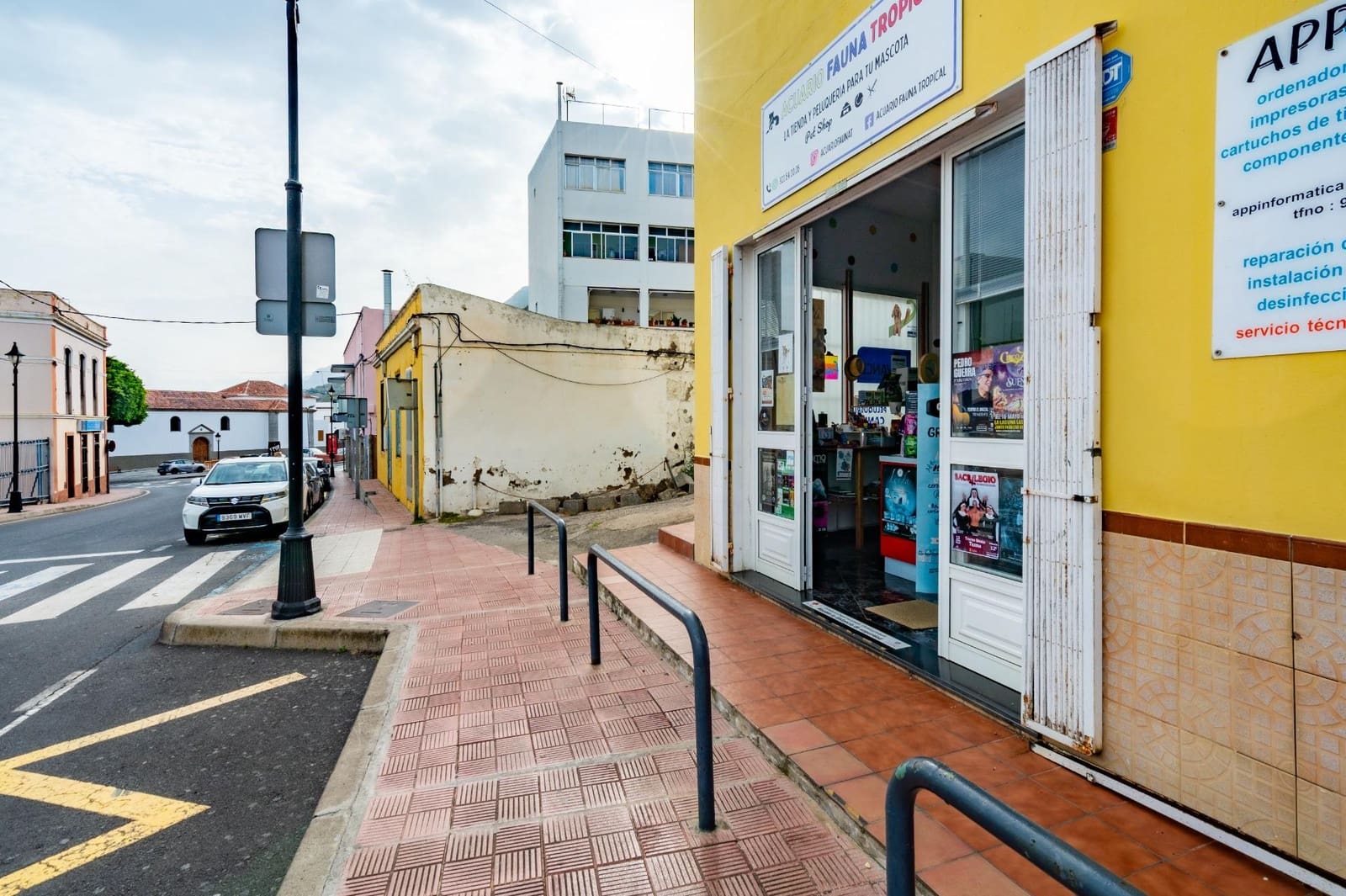 Commercial for sale in San Cristobal de La Laguna - € 149,000 (Ref: 9868664)