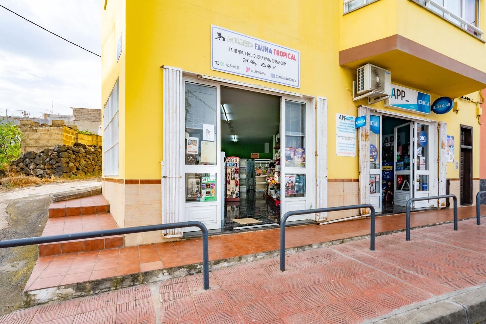 Commercial for sale in San Cristobal de La Laguna - € 149,000 (Ref: 9868664)