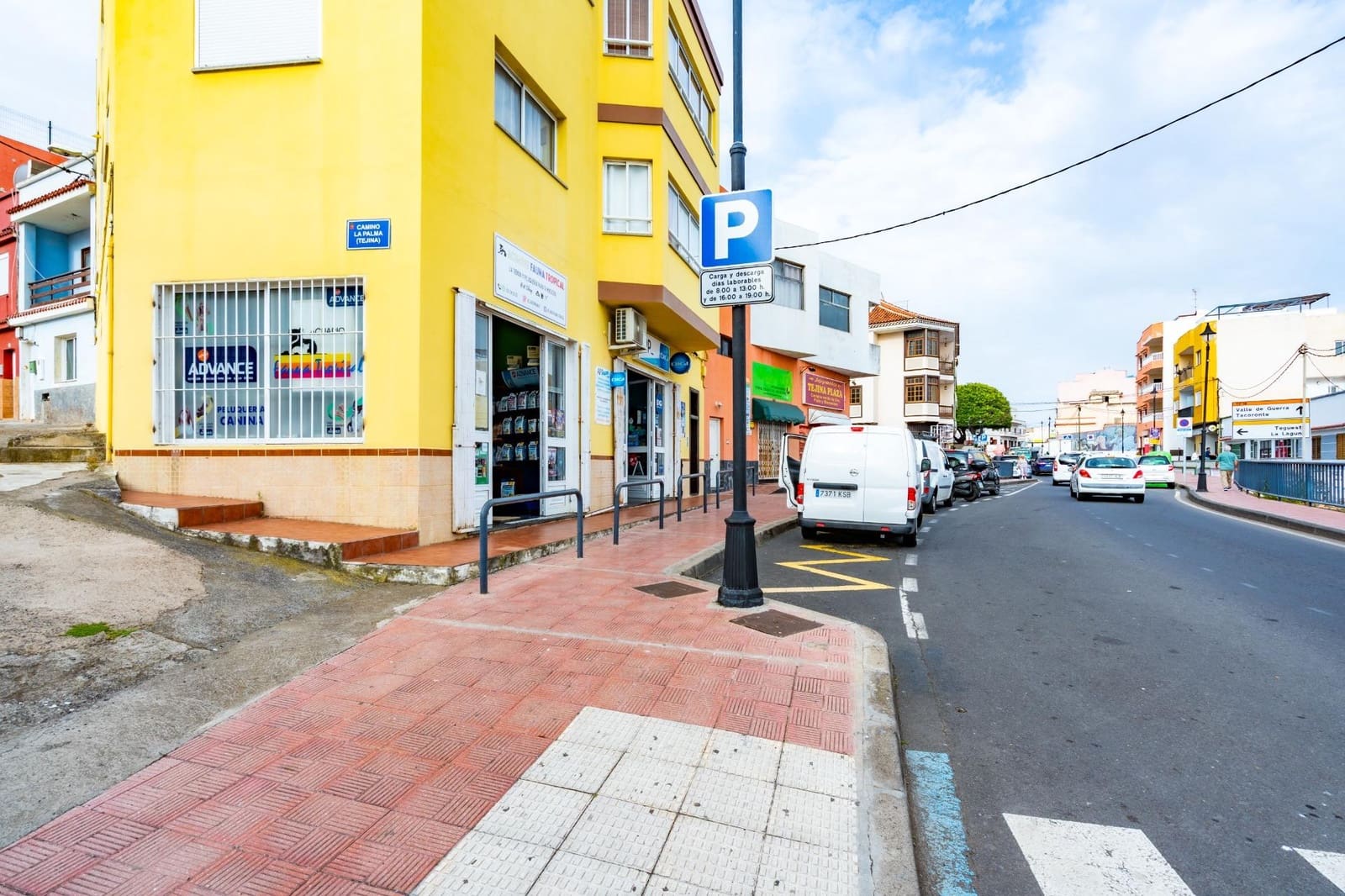Commercial for sale in San Cristobal de La Laguna - € 149,000 (Ref: 9868664)
