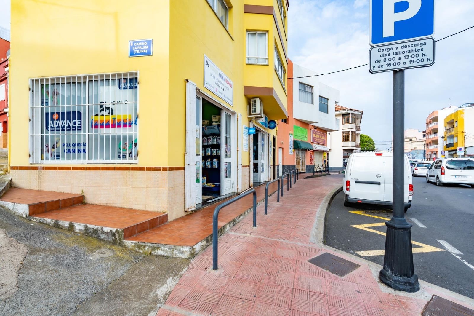 Commercial for sale in San Cristobal de La Laguna - € 149,000 (Ref: 9868664)