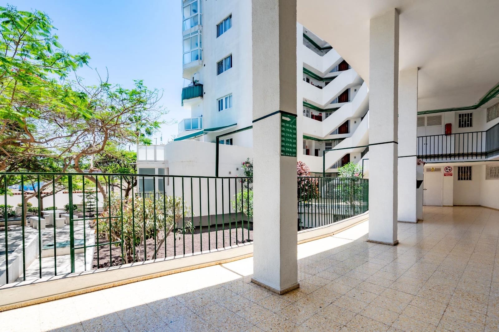 2 quarto Apartamento para venda em Costa Adeje com piscina - 234 000 € (Ref: 9868665)