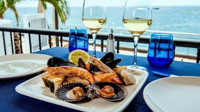 Commercieel te huur in Playa de las Américas, Adeje - € 8.700 (Ref: 9890469)