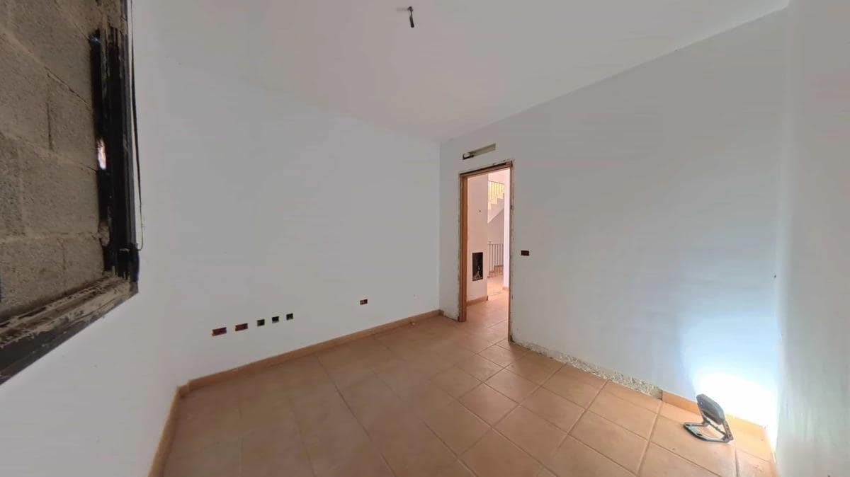Chalet de 4 habitaciones en Tegueste en venta - 323.000 € (Ref: 9893959)