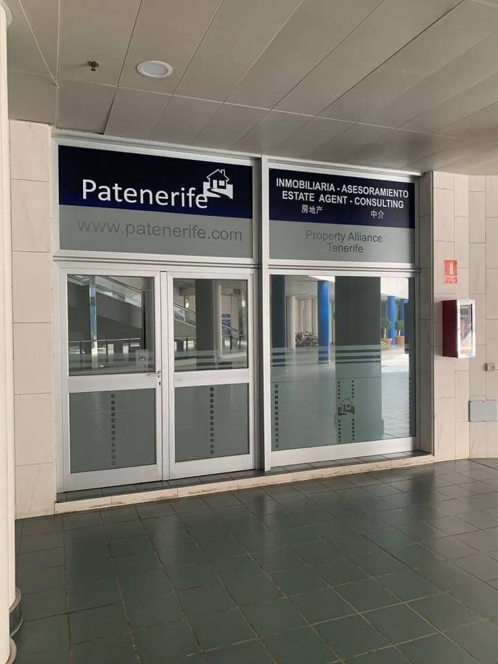 Commercial for sale in Playa Fanabe - € 129,000 (Ref: 9922374)
