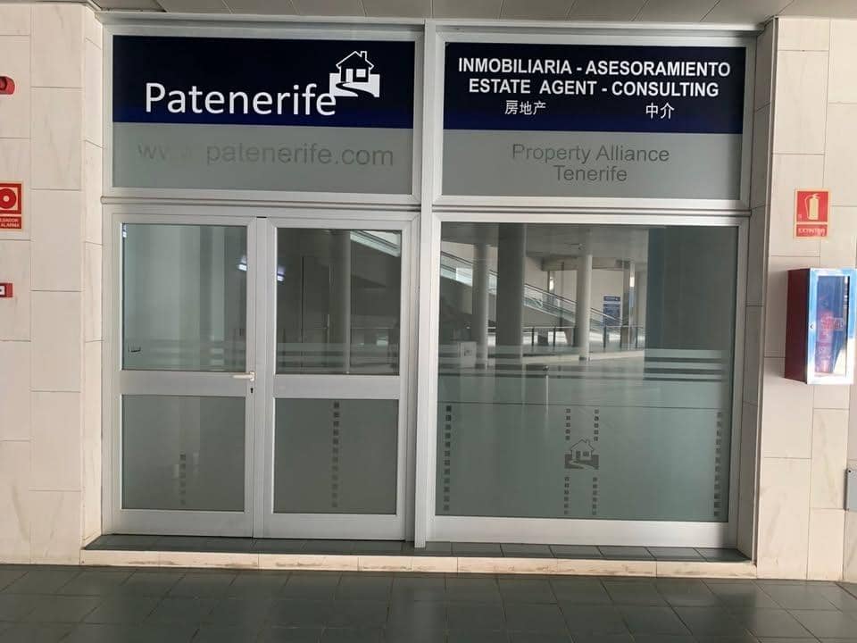 Commercial for sale in Playa Fanabe - € 129,000 (Ref: 9922374)
