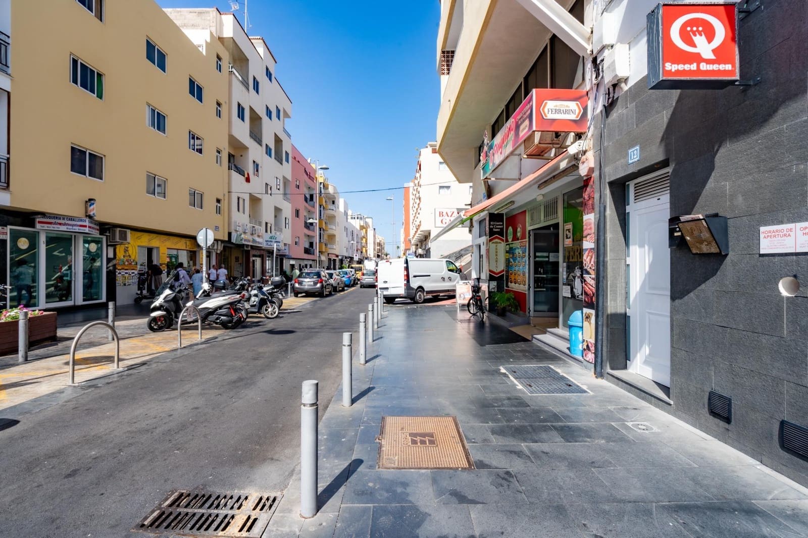 2 bedroom Apartment for sale in Los Cristianos - € 247,000 (Ref: 9966710)