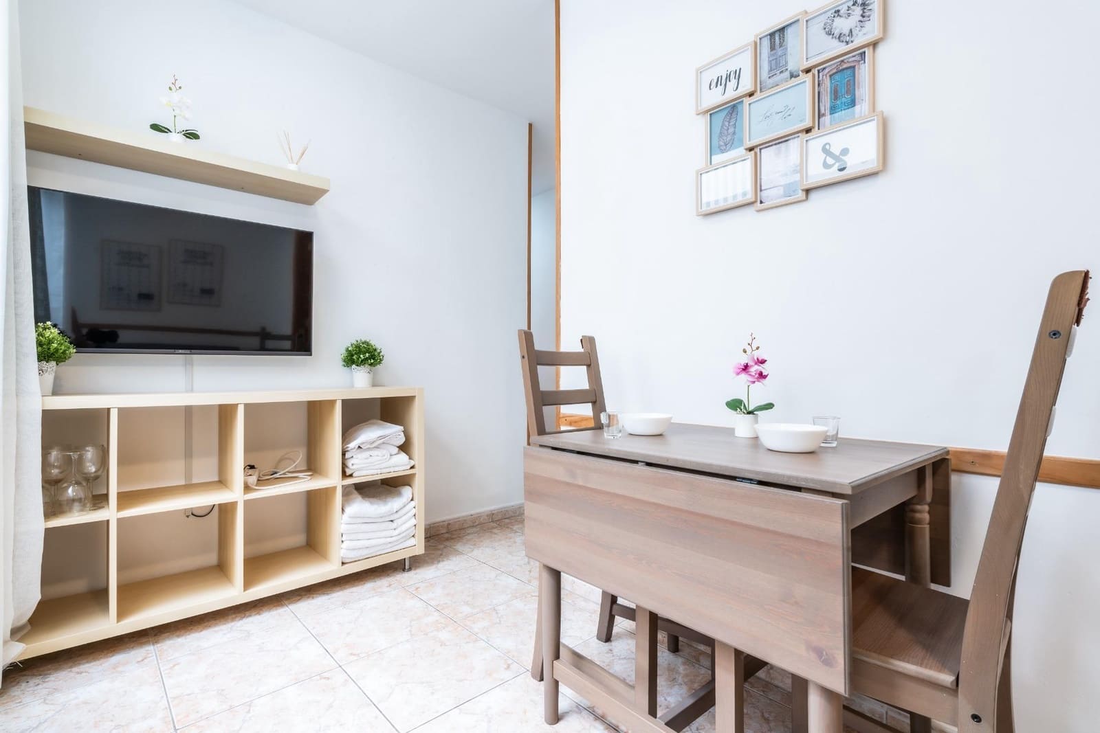 2 bedroom Apartment for sale in Los Cristianos - € 247,000 (Ref: 9966710)
