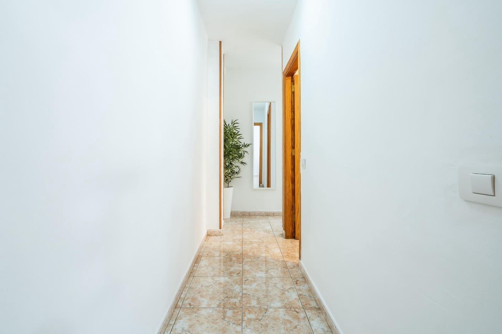 2 bedroom Apartment for sale in Los Cristianos - € 247,000 (Ref: 9966710)