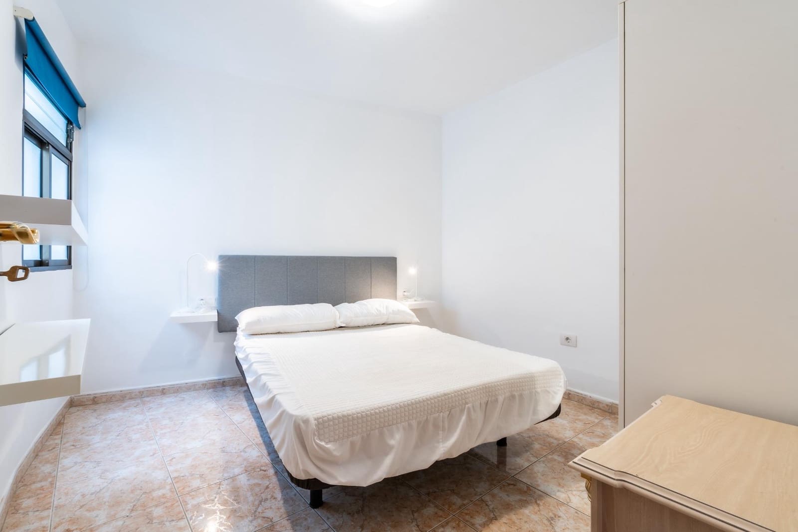 2 bedroom Apartment for sale in Los Cristianos - € 247,000 (Ref: 9966710)
