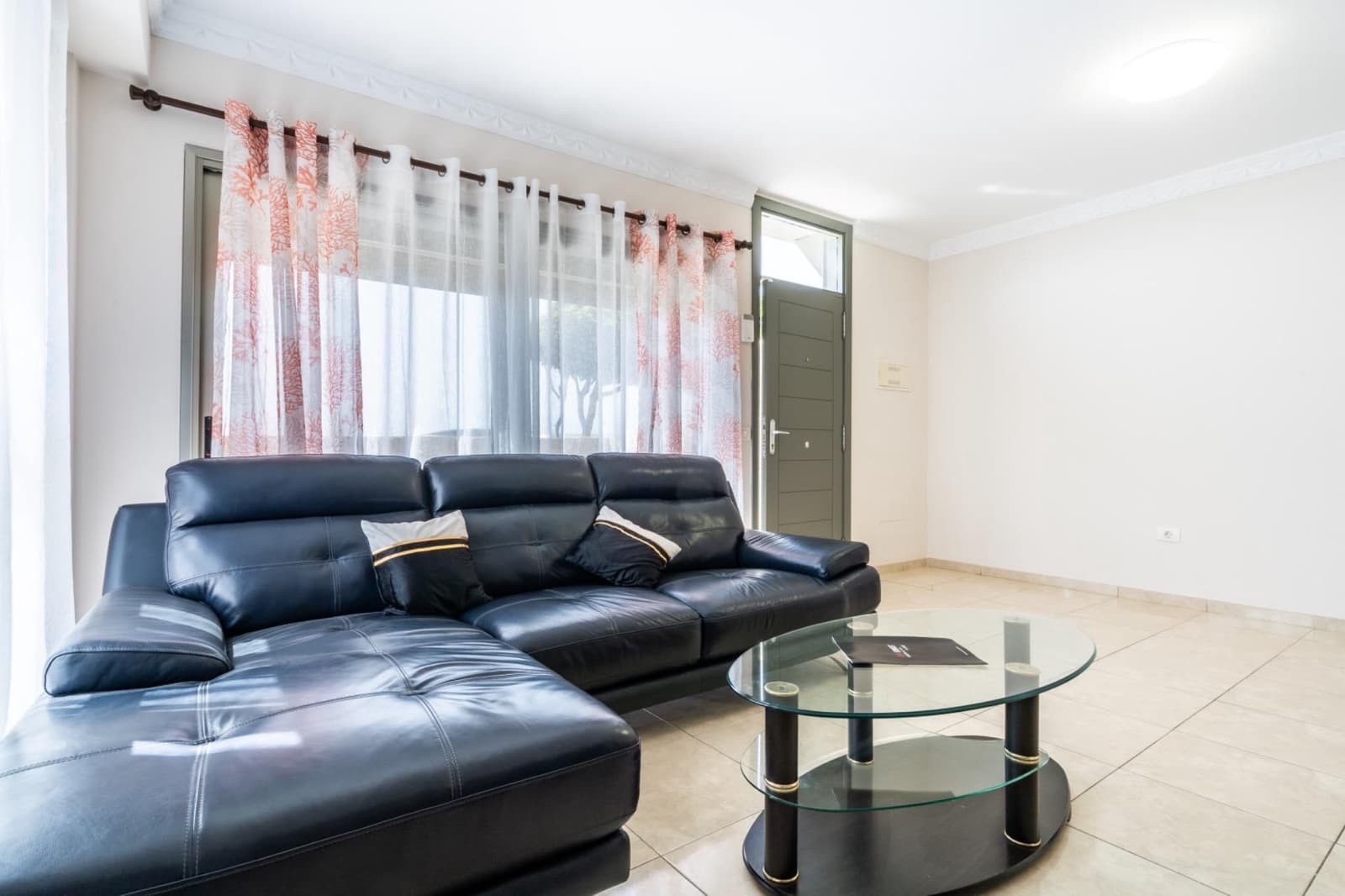 4 soverom Rekkehus til salgs i San Isidro de Abona med garasje - € 420 000 (Ref: 9997186)