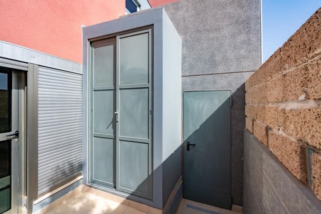 4 soverom Rekkehus til salgs i San Isidro de Abona, Granadilla de Abona med garasje - € 420 000 (Ref: 9997186)