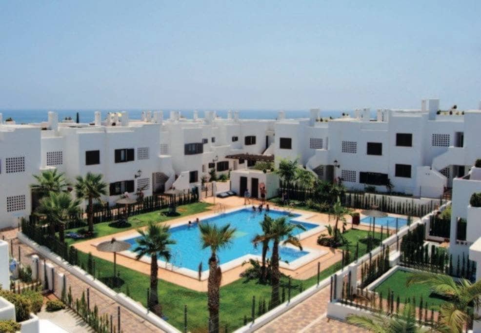 2 slaapkamer Strandappartement voor vakantieverhuur in San Juan de los Terreros met zwembad garage - € 500 (Ref: 6826098)