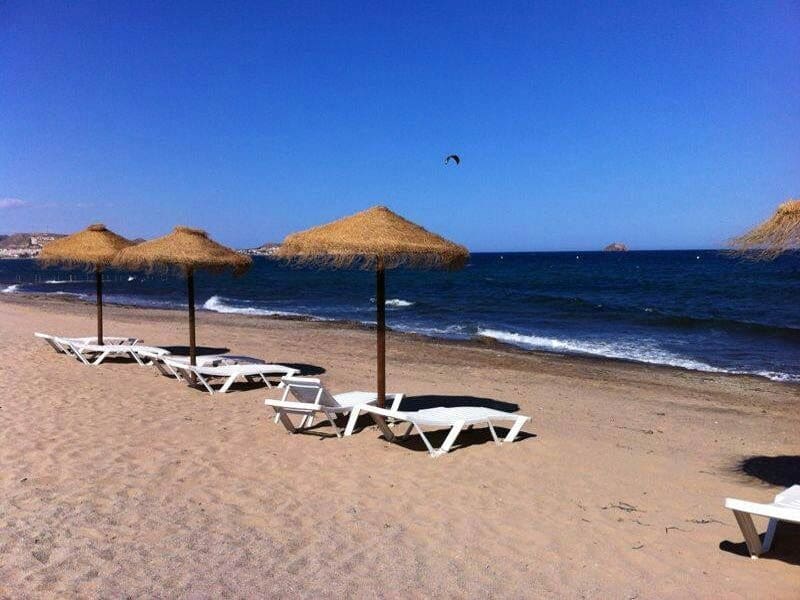 2 slaapkamer Strandappartement voor vakantieverhuur in San Juan de los Terreros met zwembad garage - € 500 (Ref: 6826098)