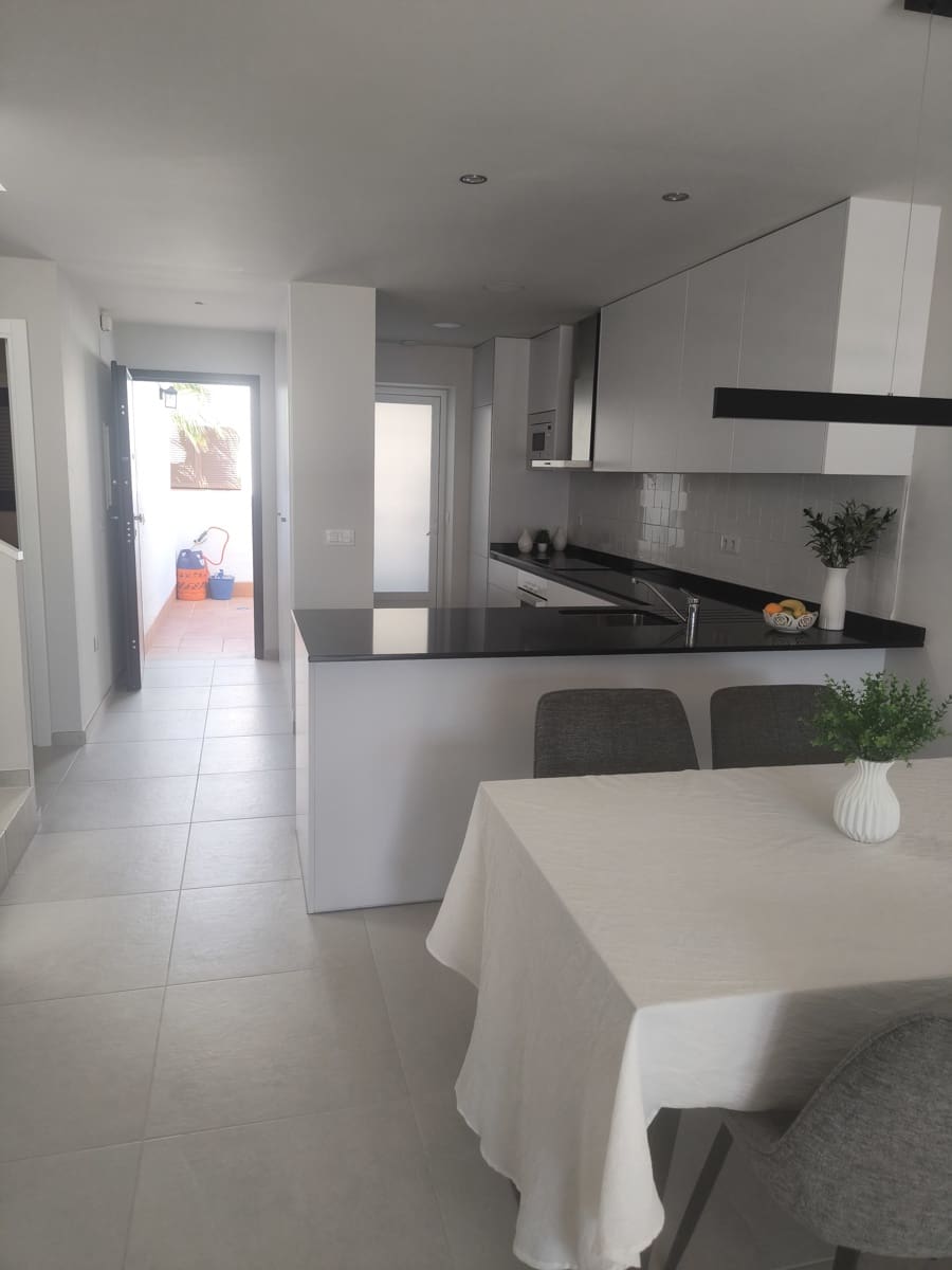 2 makuuhuone Ranta-asunto myytävänä paikassa San Juan de los Terreros mukana uima-altaan 
autotalli - 269 900 € (Ref: 9716592)