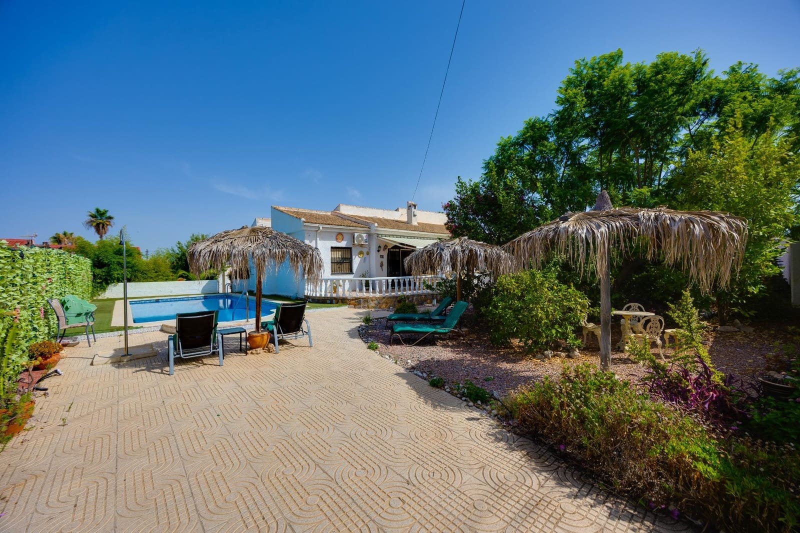 4 bedroom Villa for sale in Torrevieja with pool garage - € 499,900 (Ref: 10003627)