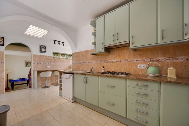 4 bedroom Villa for sale in El Chaparral - La Siesta - La Torreta, Torrevieja with pool garage - € 499,900 (Ref: 10003627)