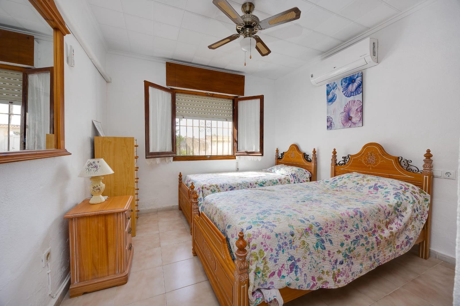 4 bedroom Villa for sale in Torrevieja with pool garage - € 499,900 (Ref: 10003627)
