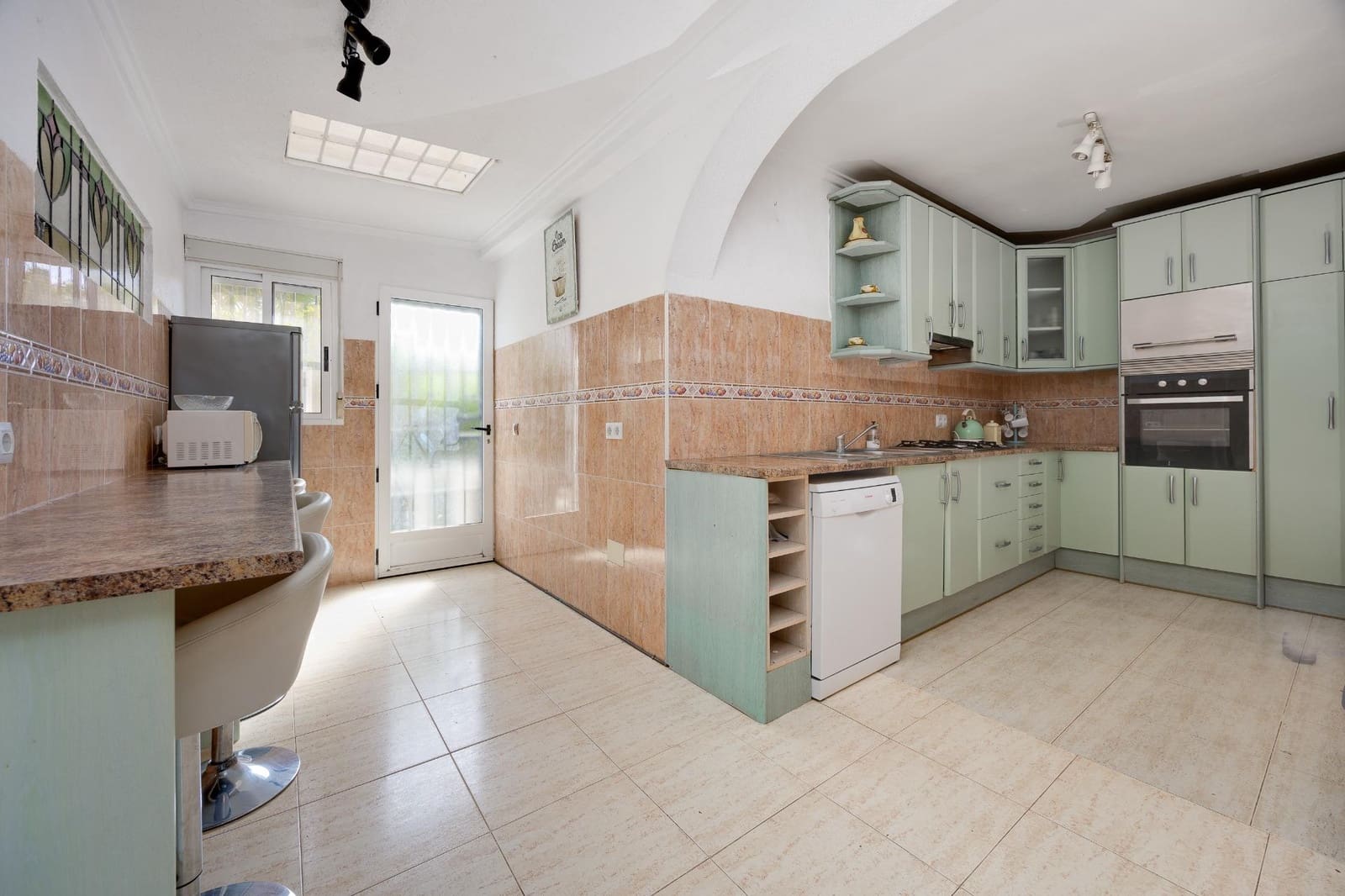 4 bedroom Villa for sale in Torrevieja with pool garage - € 499,900 (Ref: 10003627)