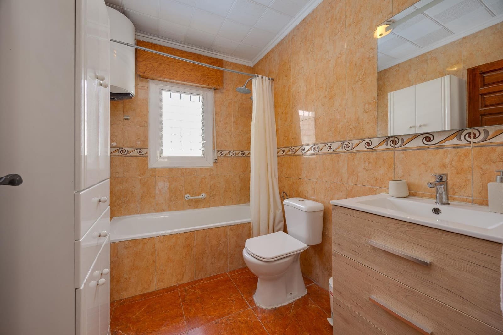 4 bedroom Villa for sale in Torrevieja with pool garage - € 499,900 (Ref: 10003627)