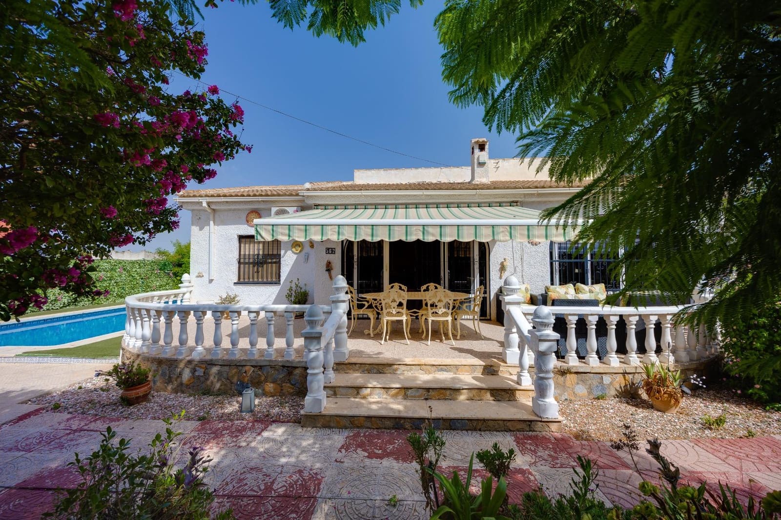 4 bedroom Villa for sale in Torrevieja with pool garage - € 499,900 (Ref: 10003627)