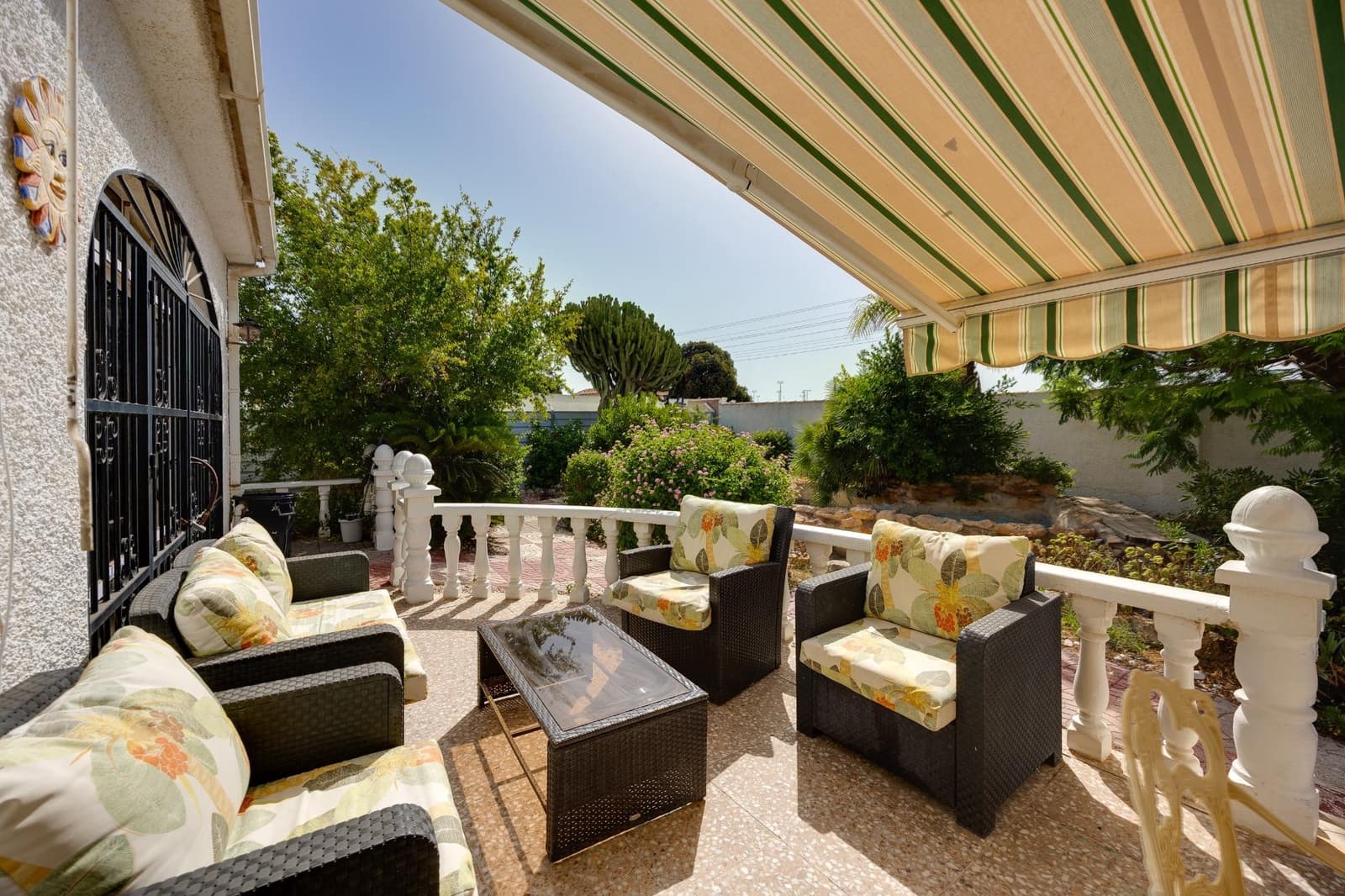 4 bedroom Villa for sale in Torrevieja with pool garage - € 499,900 (Ref: 10003627)