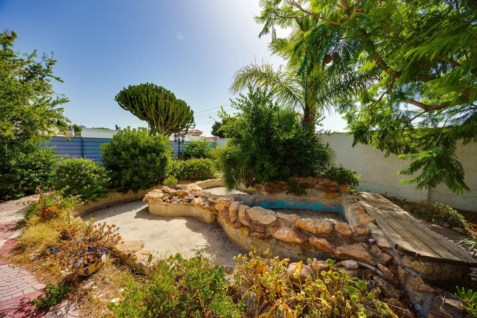 4 bedroom Villa for sale in Torrevieja with pool garage - € 499,900 (Ref: 10003627)