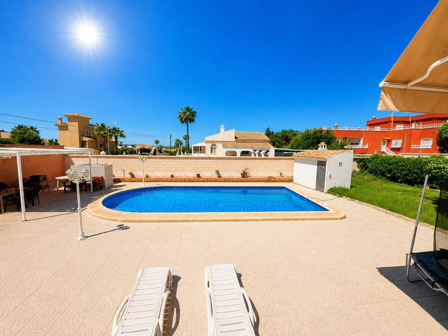 5 sypialnia Willa na sprzedaż w Torrevieja z basenem garażem - 399 000 € (Ref: 10059196)