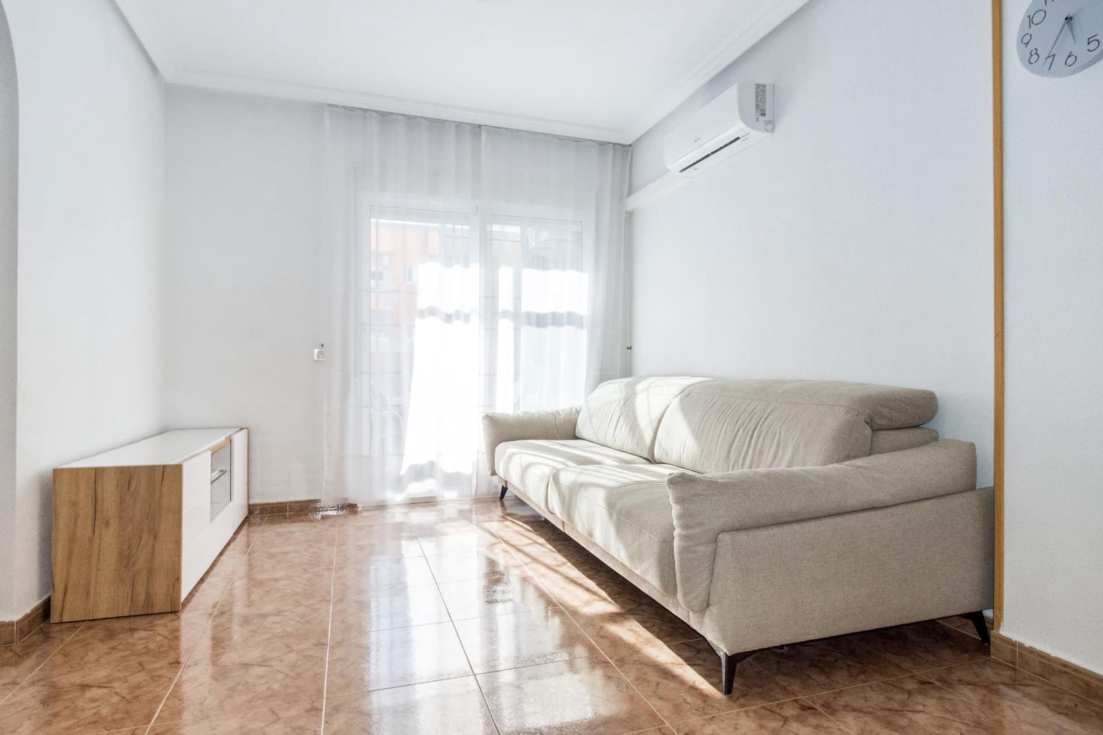 Apartamento de 2 habitaciones en Torrevieja en venta - 129.000 € (Ref: 10070951)