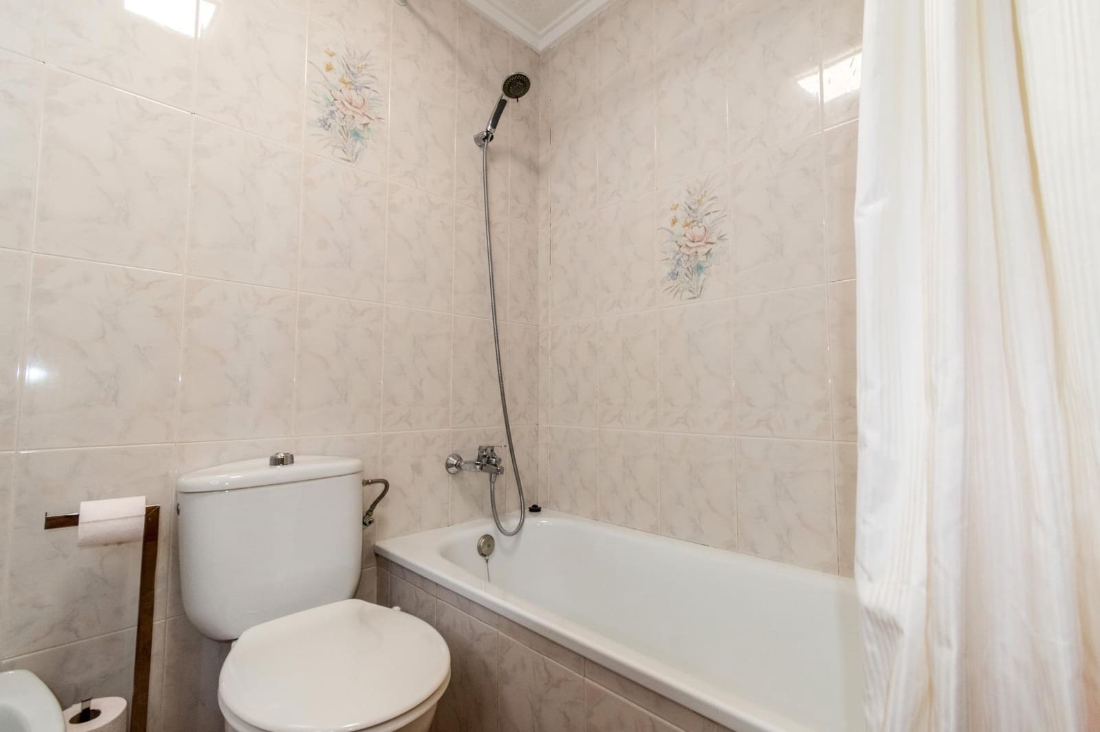 Apartamento de 2 habitaciones en Torrevieja en venta - 129.000 € (Ref: 10070951)