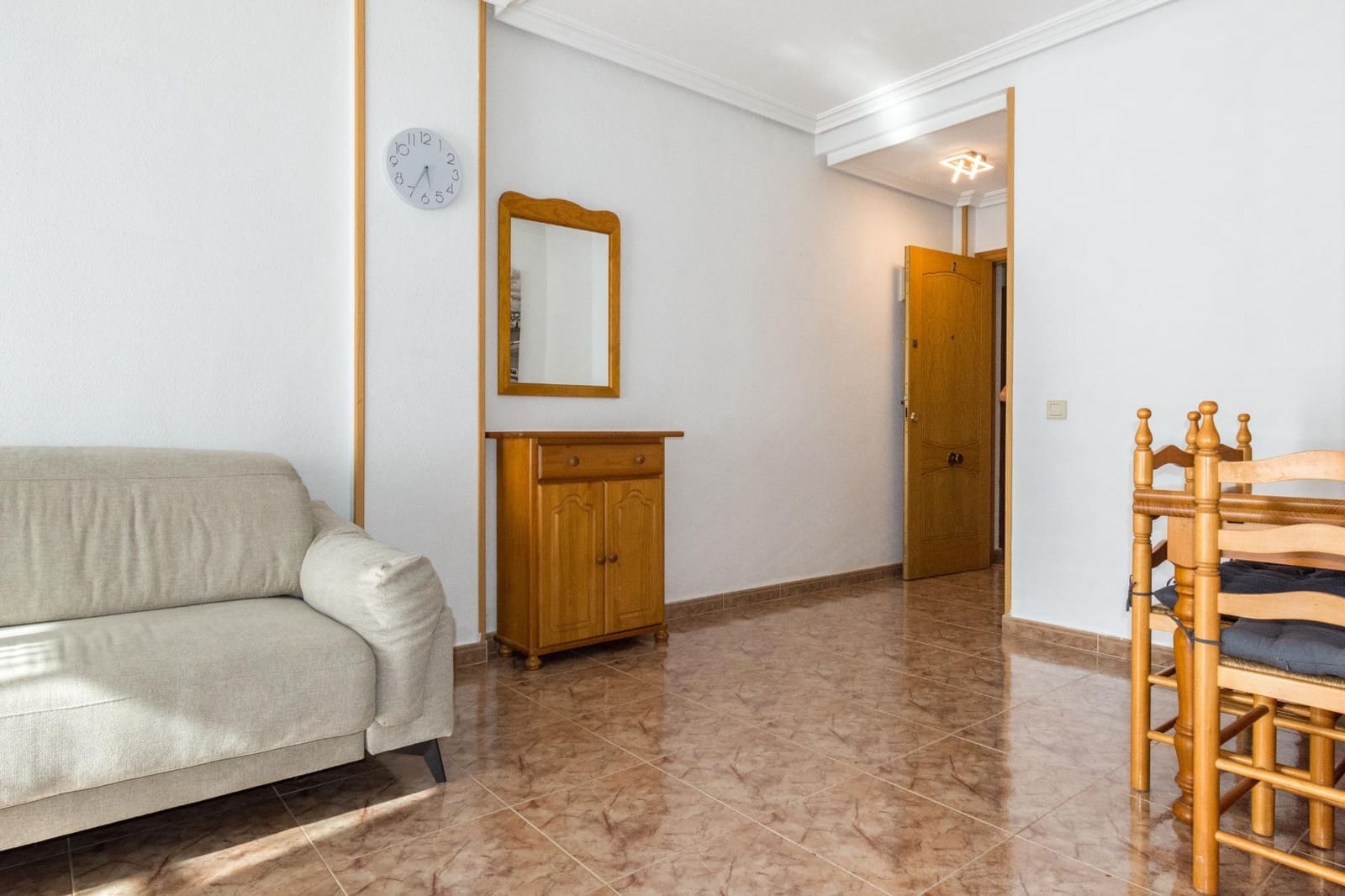 Apartamento de 2 habitaciones en Torrevieja en venta - 129.000 € (Ref: 10070951)