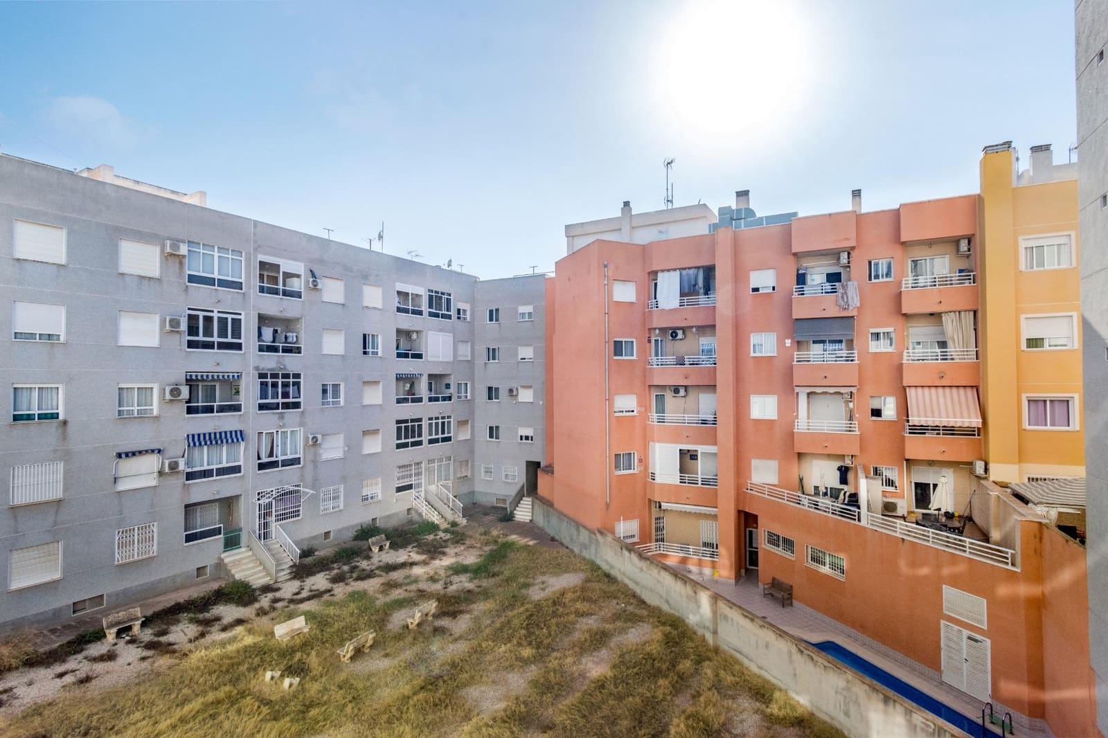 Apartamento de 2 habitaciones en Torrevieja en venta - 129.000 € (Ref: 10070951)
