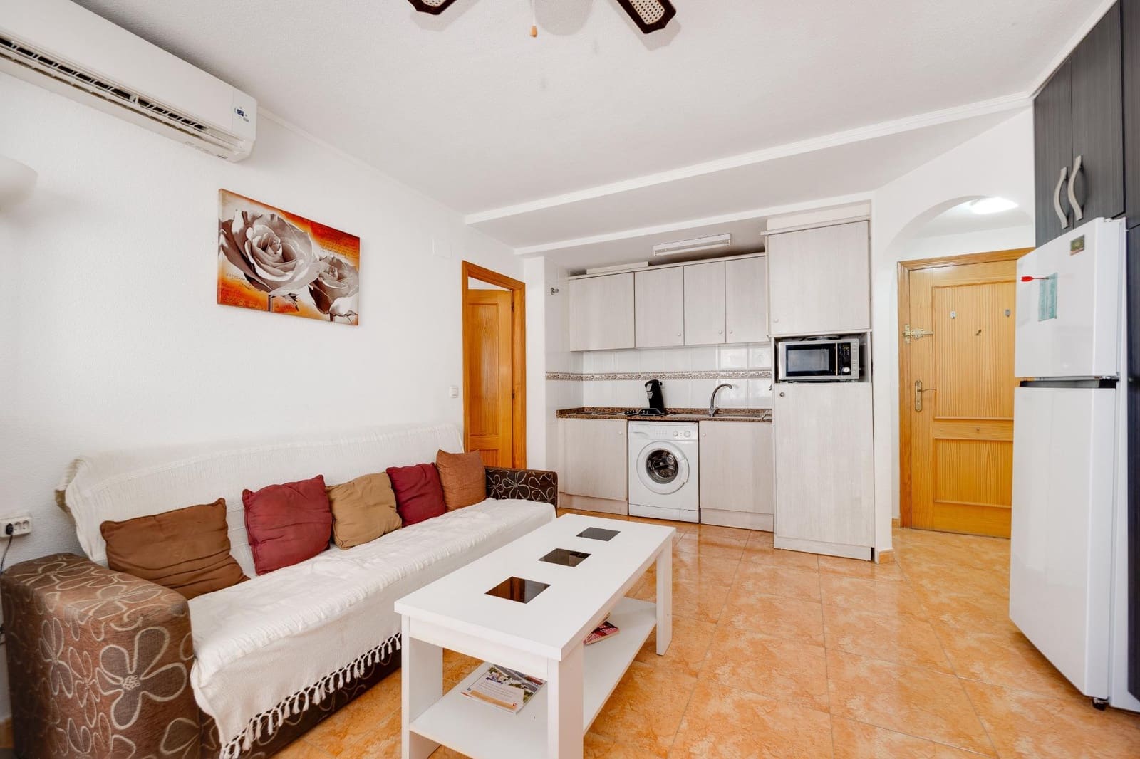 2 soverom Leilighet til salgs i Torrevieja med garasje - € 128 000 (Ref: 10094750)