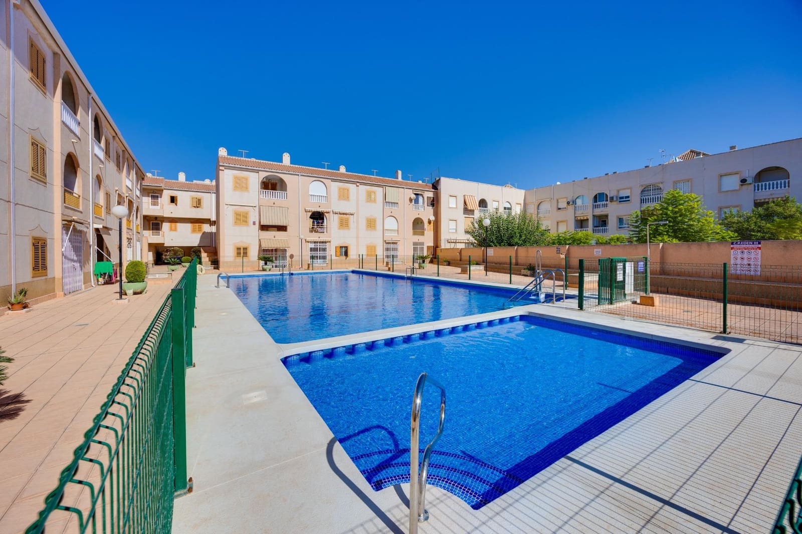 3 soveværelse Lejlighed til salg i Torrevieja med swimmingpool - € 159.900 (Ref: 10094751)