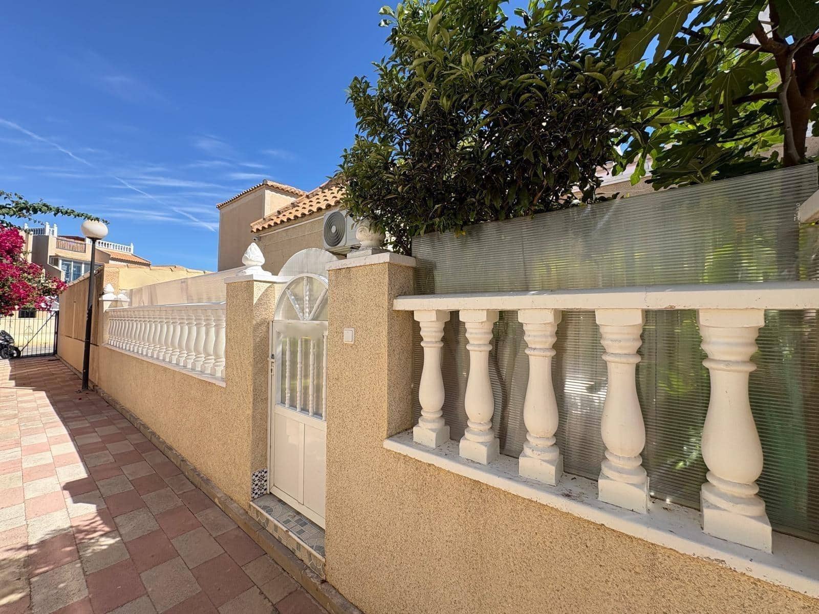 2 sovrum Radhus till salu i Torrevieja med pool - 157 000 € (Ref: 10100239)