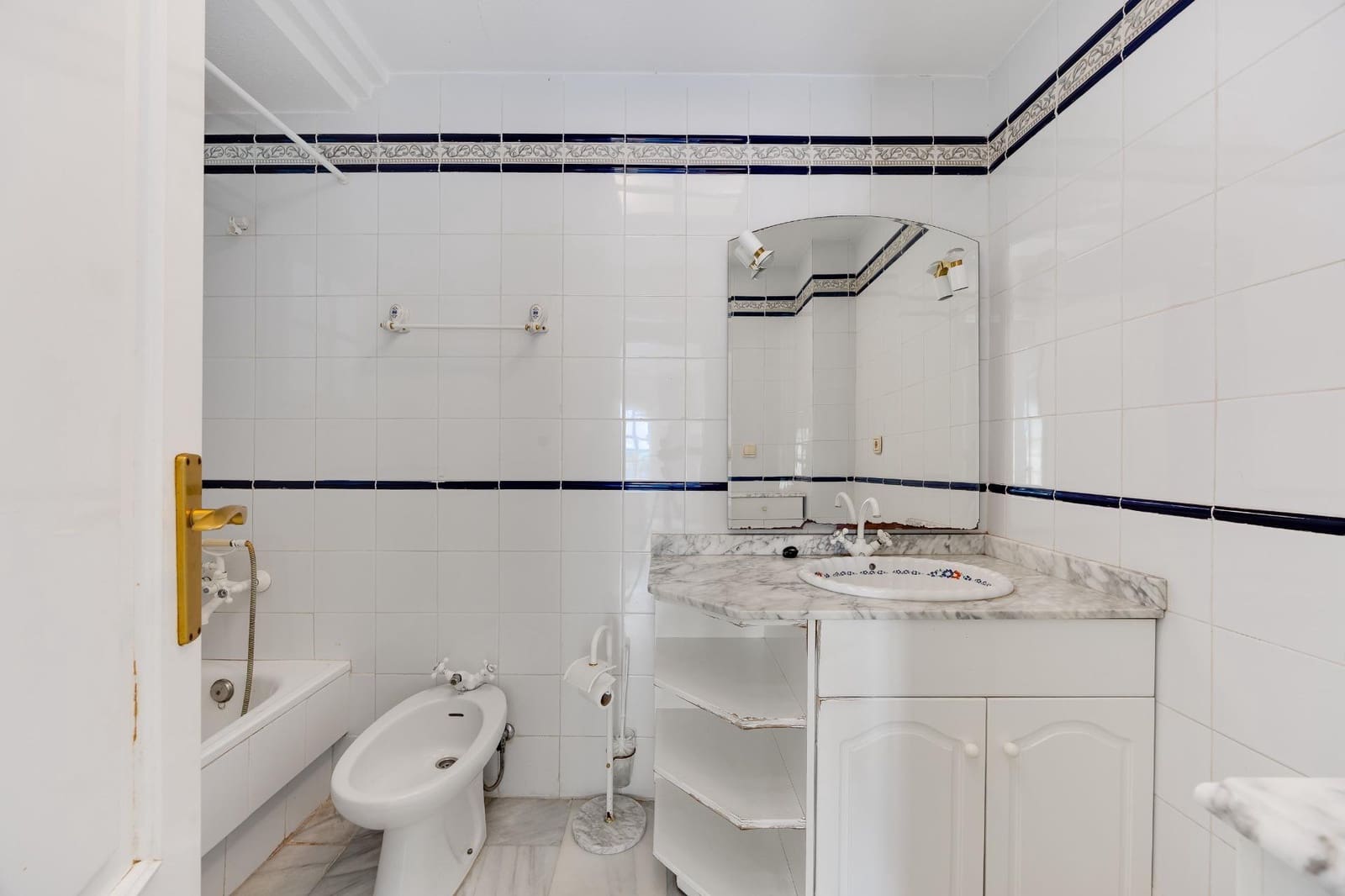 3 sypialnia Apartament na sprzedaż w Torrevieja z basenem - 266 900 € (Ref: 10142431)