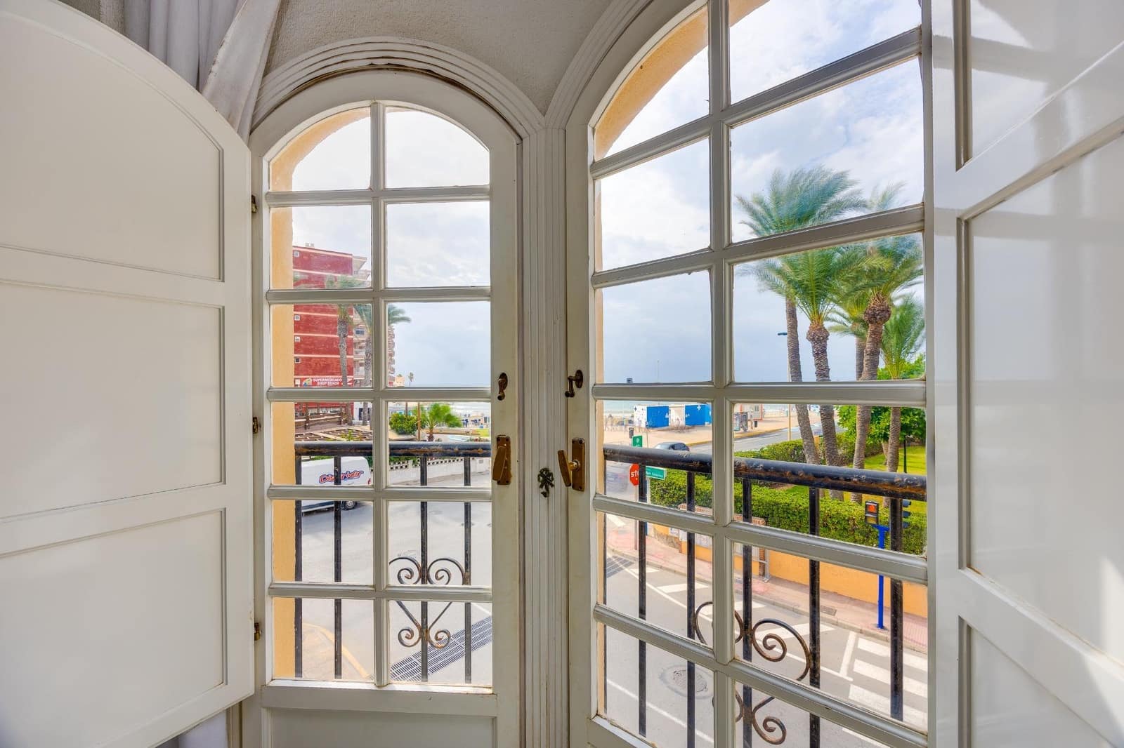3 sypialnia Apartament na sprzedaż w Torrevieja z basenem - 266 900 € (Ref: 10142431)