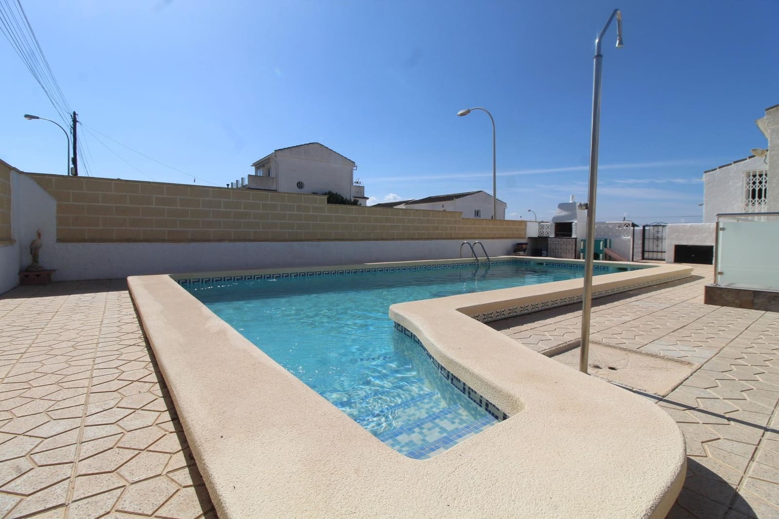 3 soveværelse Villa til salg i Torrevieja med swimmingpool garage - € 325.000 (Ref: 10180682)