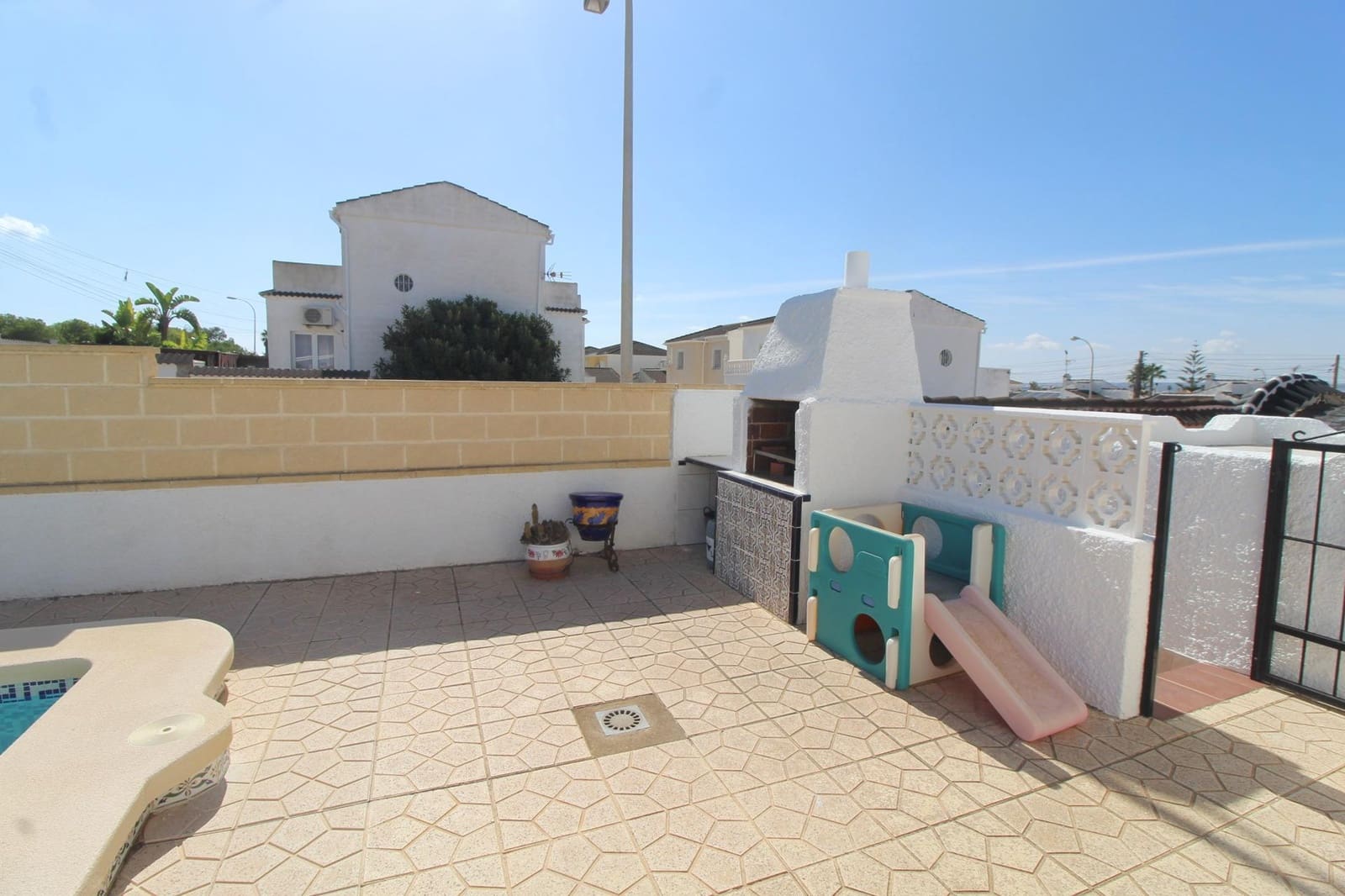 3 soveværelse Villa til salg i Torrevieja med swimmingpool garage - € 325.000 (Ref: 10180682)