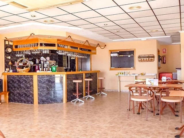 Entreprise à vendre à Playa del Acequión, Torrevieja - 637 000 € (Ref: 7325864)