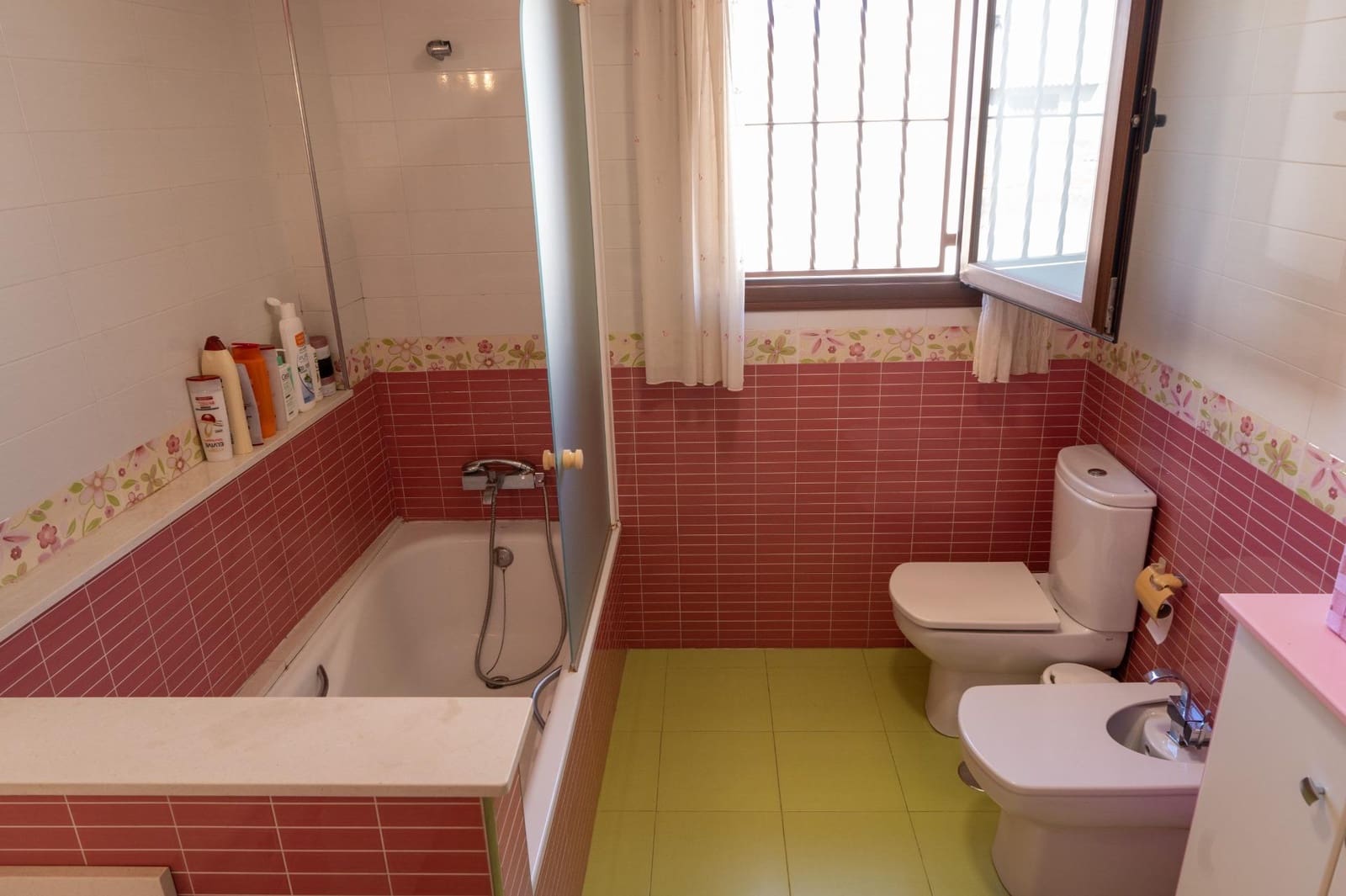 4 bedroom Villa for sale in Rafal with garage - € 274,000 (Ref: 8595471)