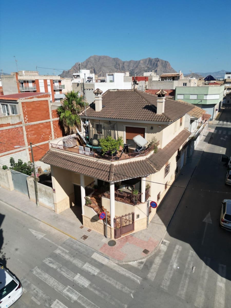 4 bedroom Villa for sale in Rafal with garage - € 274,000 (Ref: 8595471)