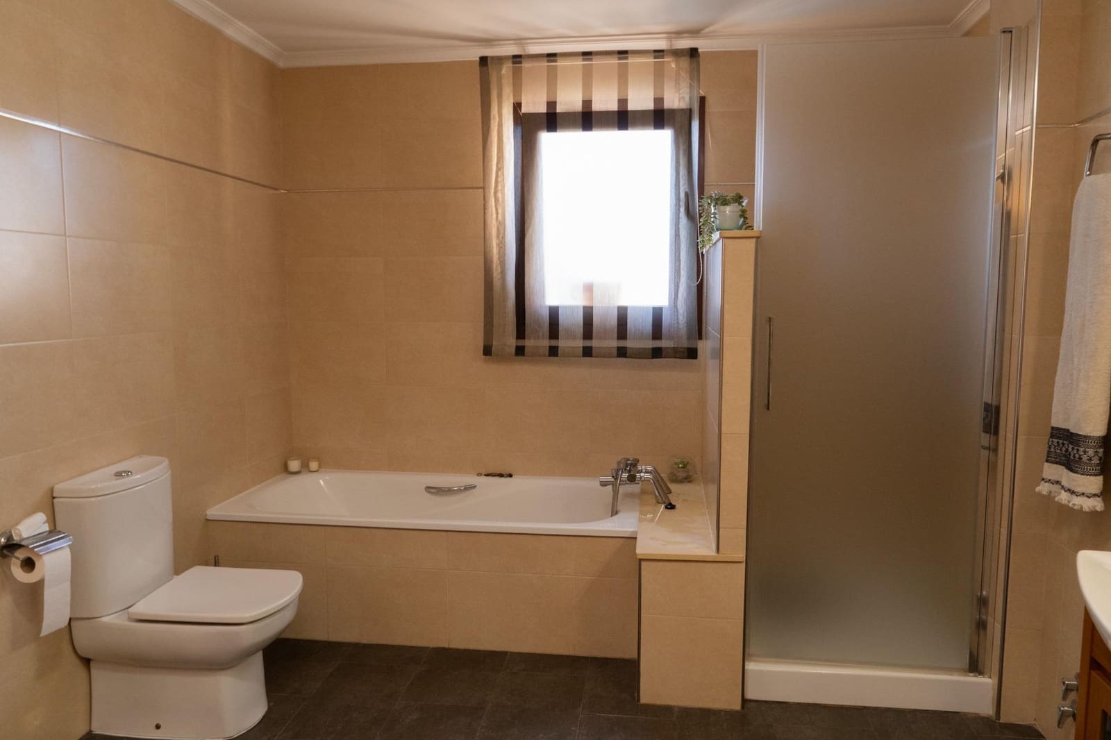 4 bedroom Villa for sale in Rafal with garage - € 274,000 (Ref: 8595471)