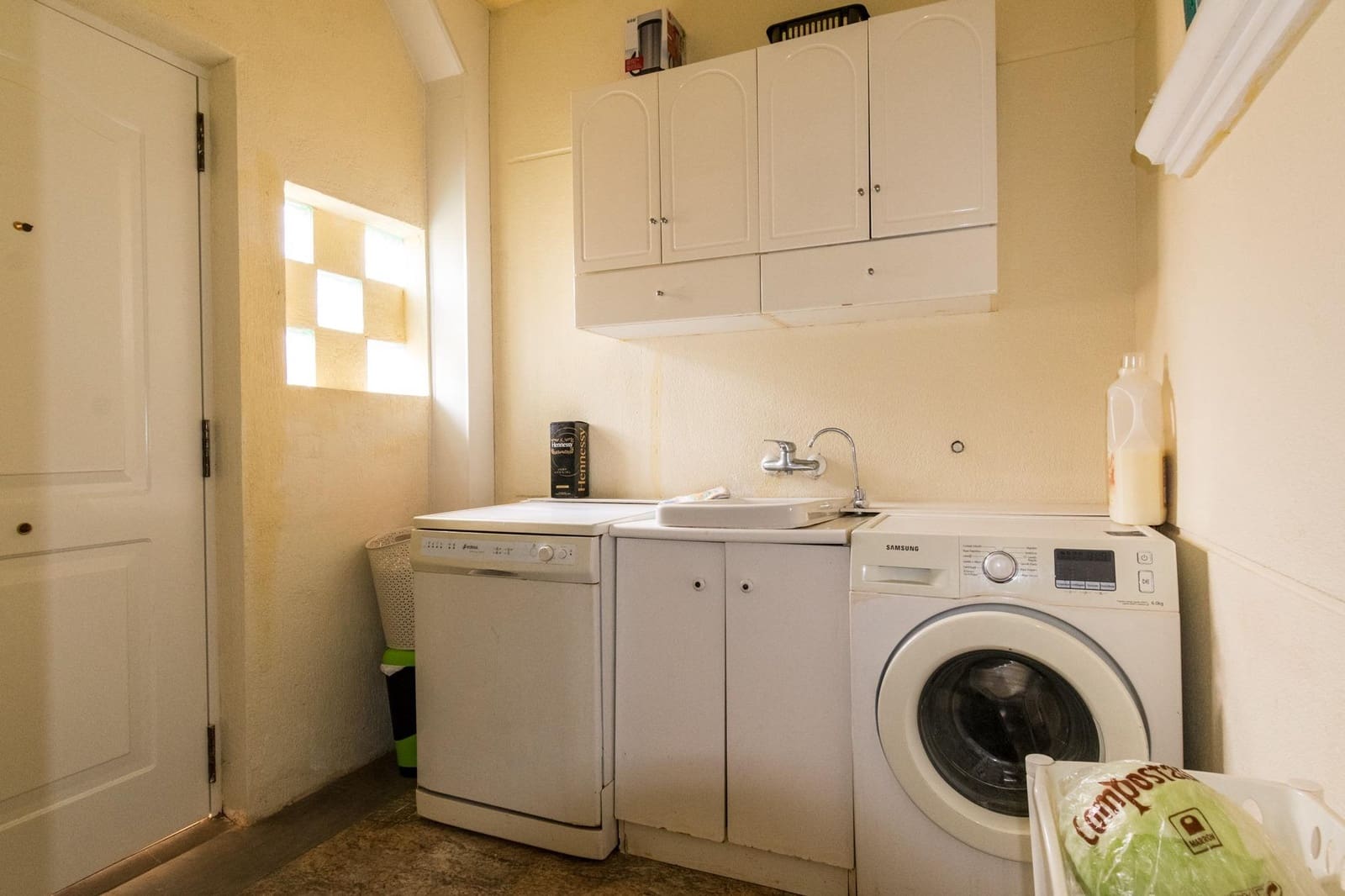 4 bedroom Villa for sale in Playa Flamenca with pool garage - € 590,000 (Ref: 8662848)