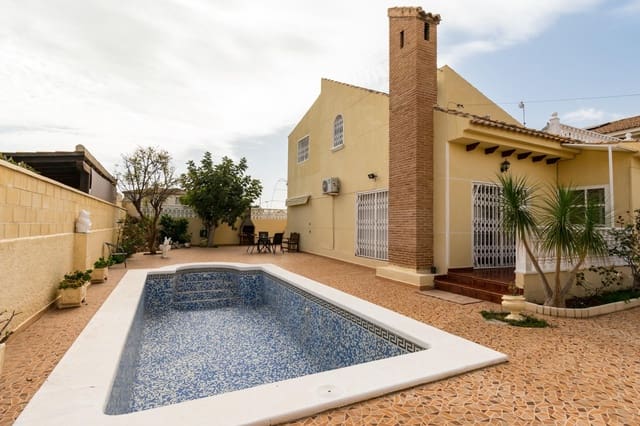 4 bedroom Villa for sale in Playa Flamenca, Orihuela with pool garage - € 590,000 (Ref: 8662848)