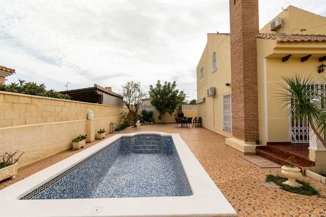 4 bedroom Villa for sale in Playa Flamenca, Orihuela with pool garage - € 590,000 (Ref: 8662848)